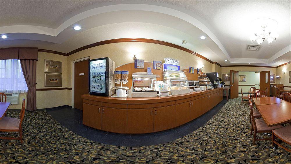 Holiday Inn Express Hotel & Suites Barrie By Ihg Bagian luar foto