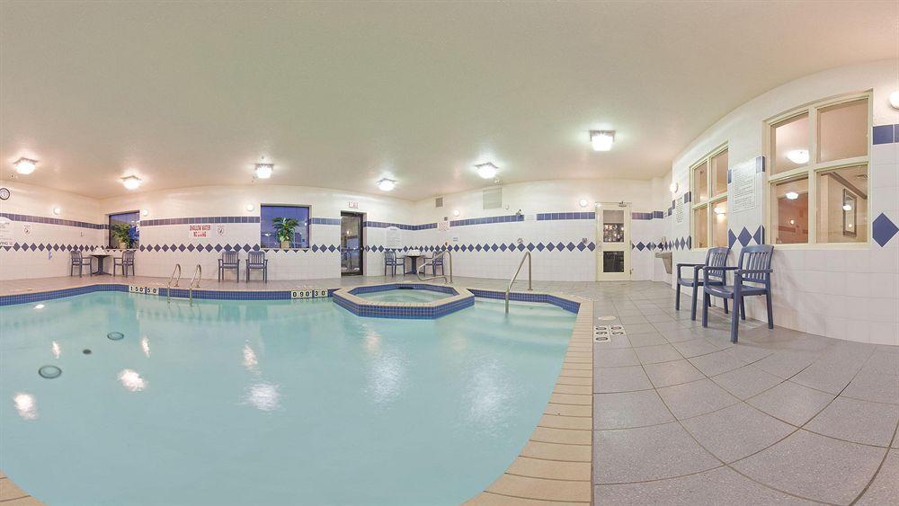 Holiday Inn Express Hotel & Suites Barrie By Ihg Bagian luar foto