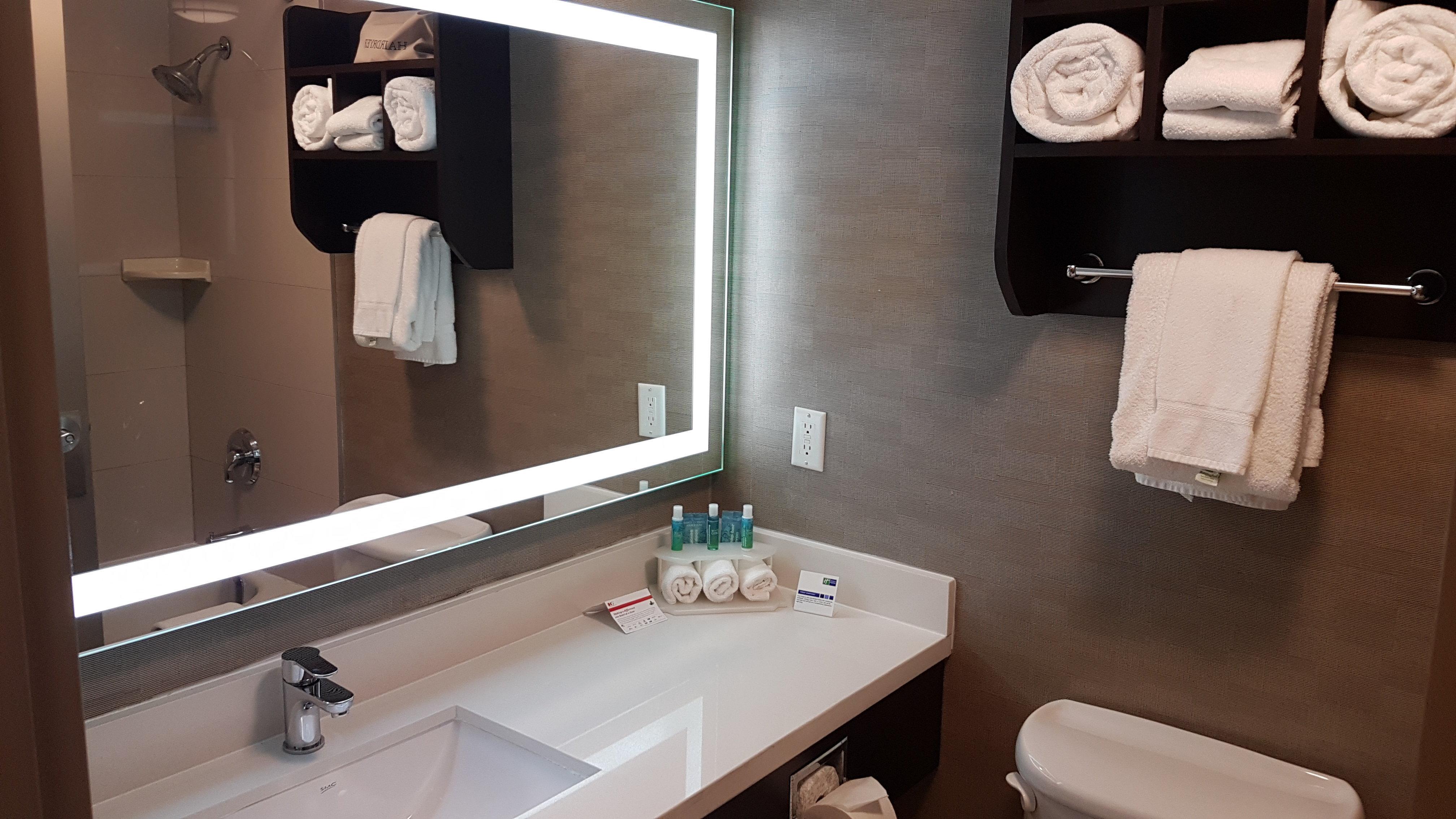 Holiday Inn Express Hotel & Suites Barrie By Ihg Bagian luar foto