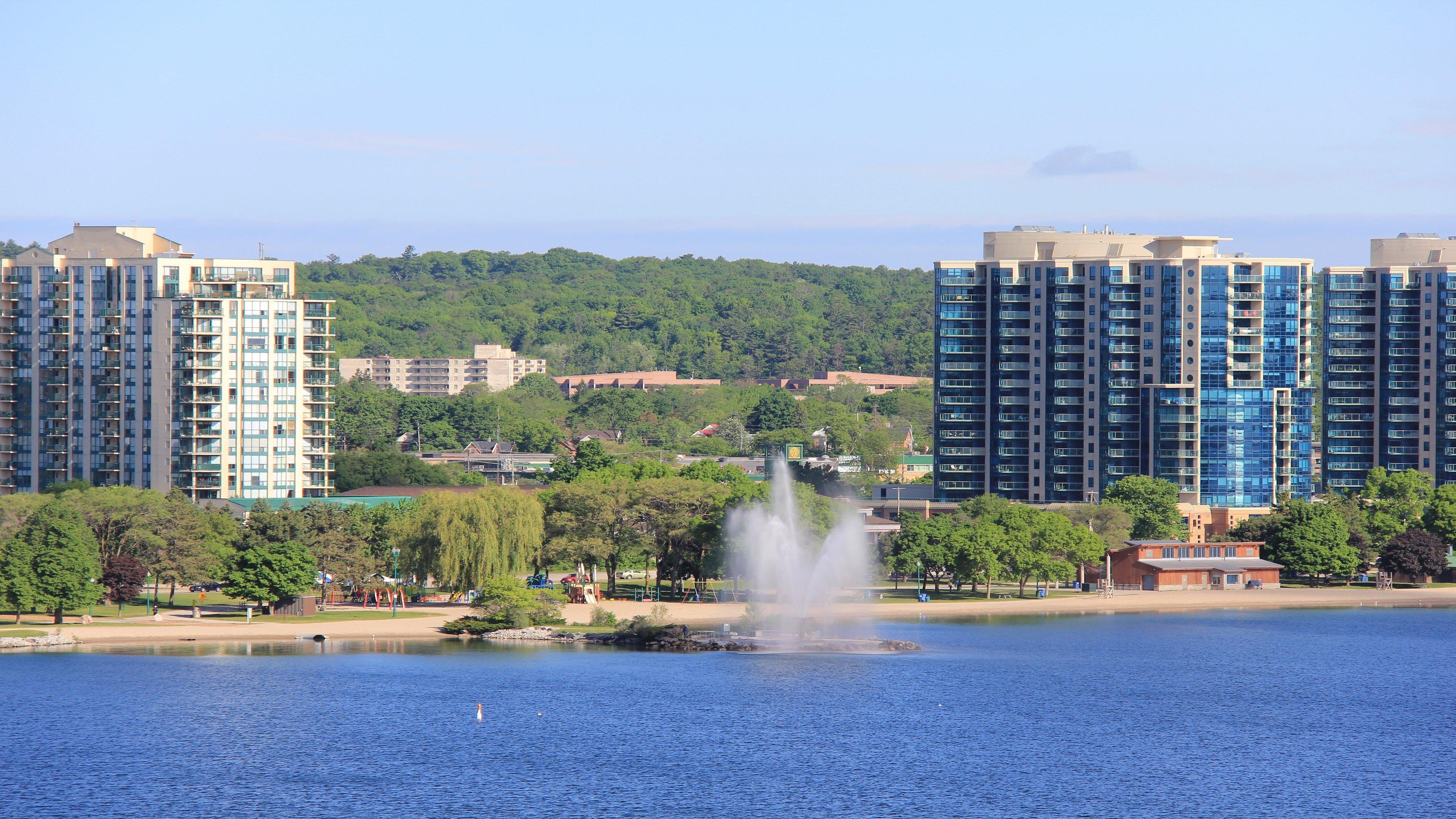 Holiday Inn Express Hotel & Suites Barrie By Ihg Bagian luar foto
