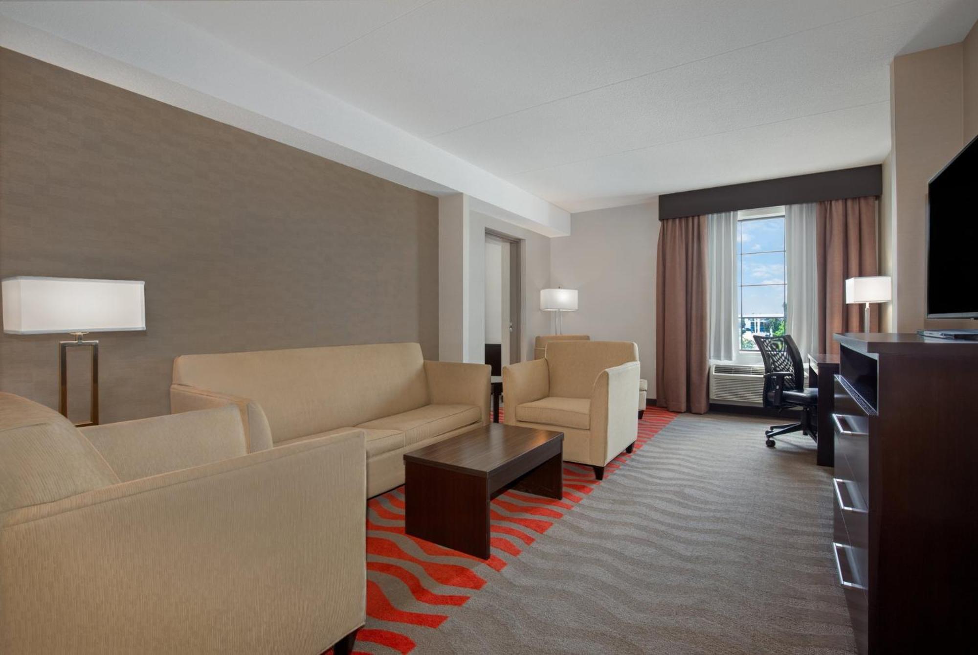 Holiday Inn Express Hotel & Suites Barrie By Ihg Bagian luar foto