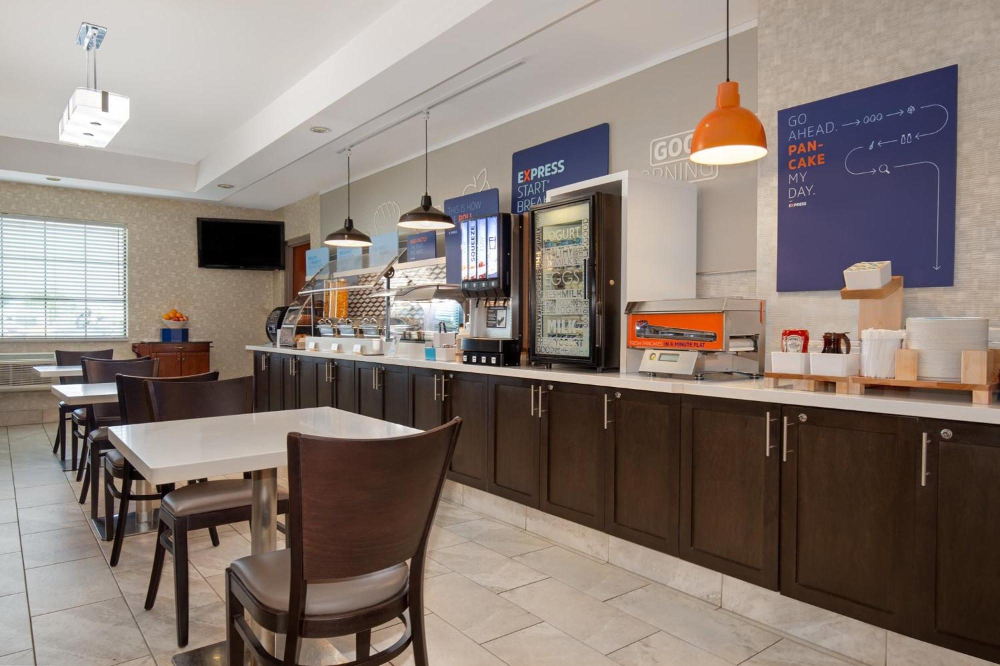 Holiday Inn Express Hotel & Suites Barrie By Ihg Bagian luar foto