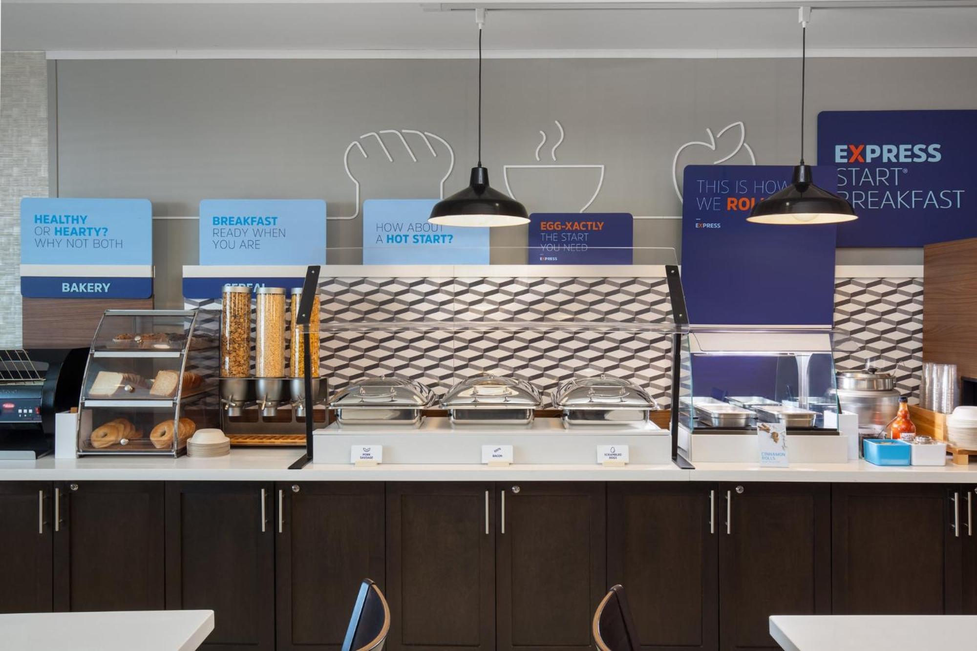 Holiday Inn Express Hotel & Suites Barrie By Ihg Bagian luar foto
