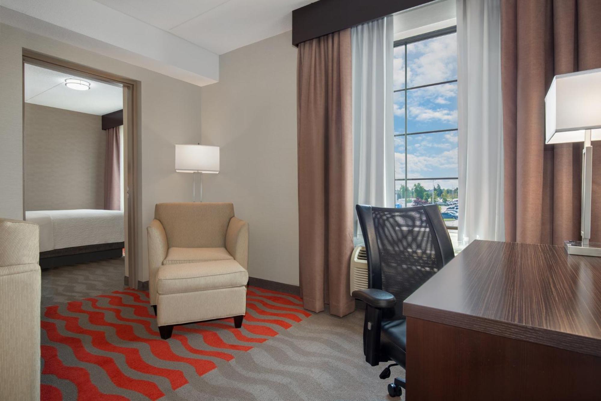 Holiday Inn Express Hotel & Suites Barrie By Ihg Bagian luar foto