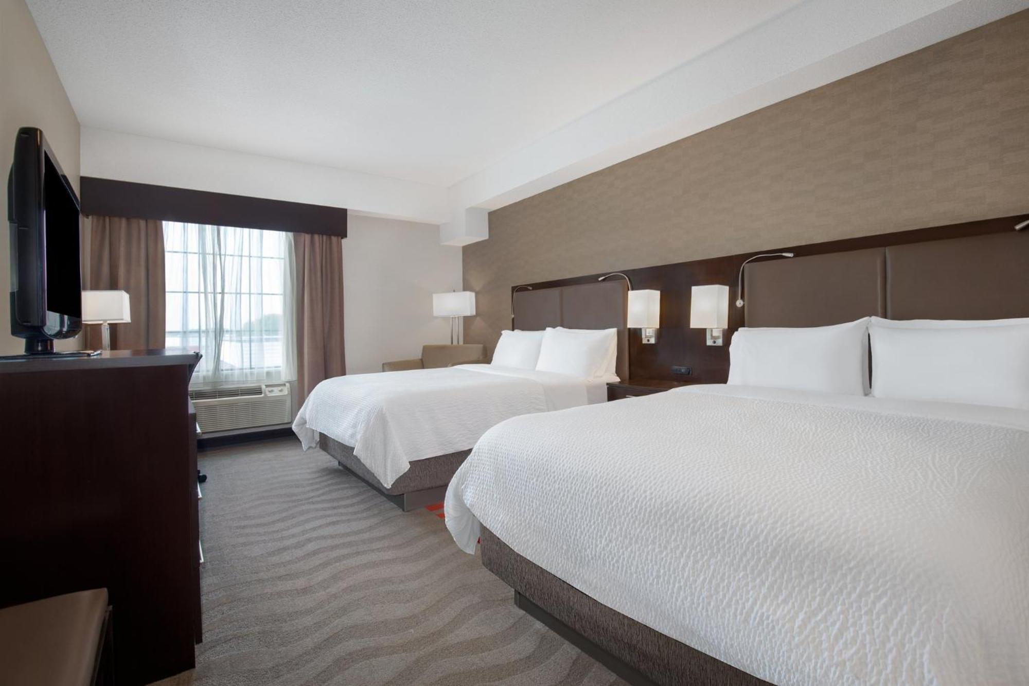 Holiday Inn Express Hotel & Suites Barrie By Ihg Bagian luar foto