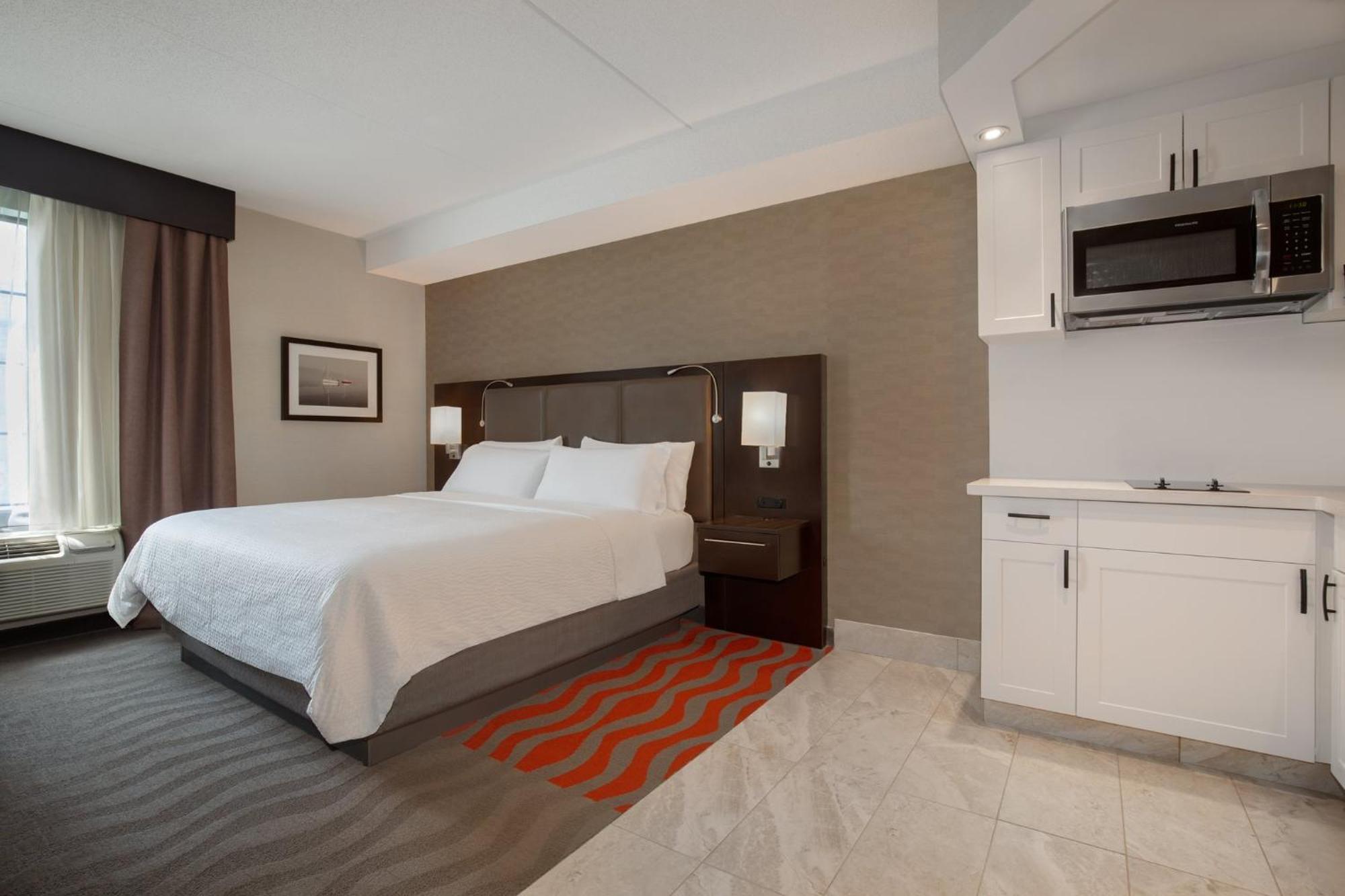 Holiday Inn Express Hotel & Suites Barrie By Ihg Bagian luar foto