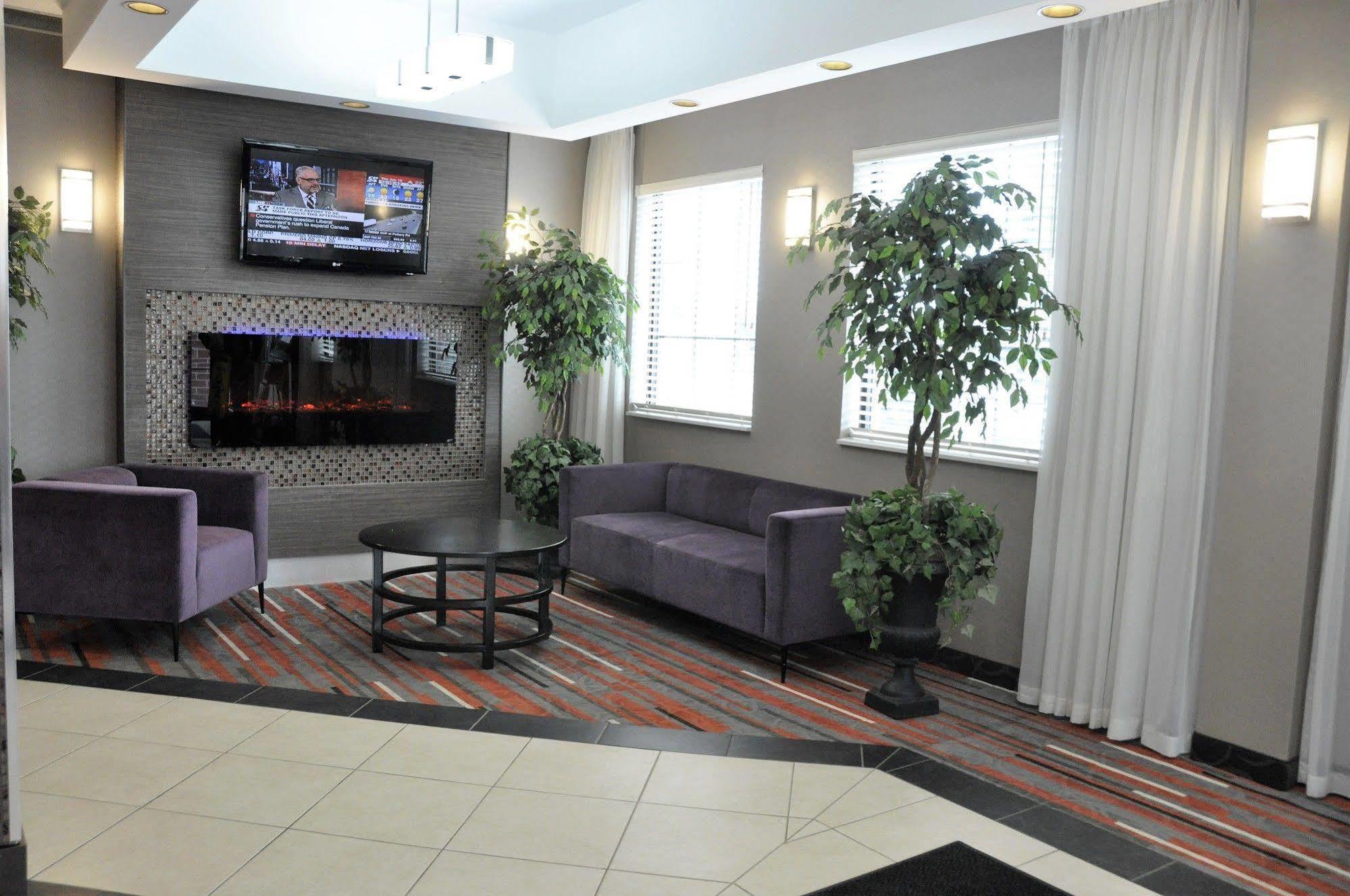 Holiday Inn Express Hotel & Suites Barrie By Ihg Bagian luar foto