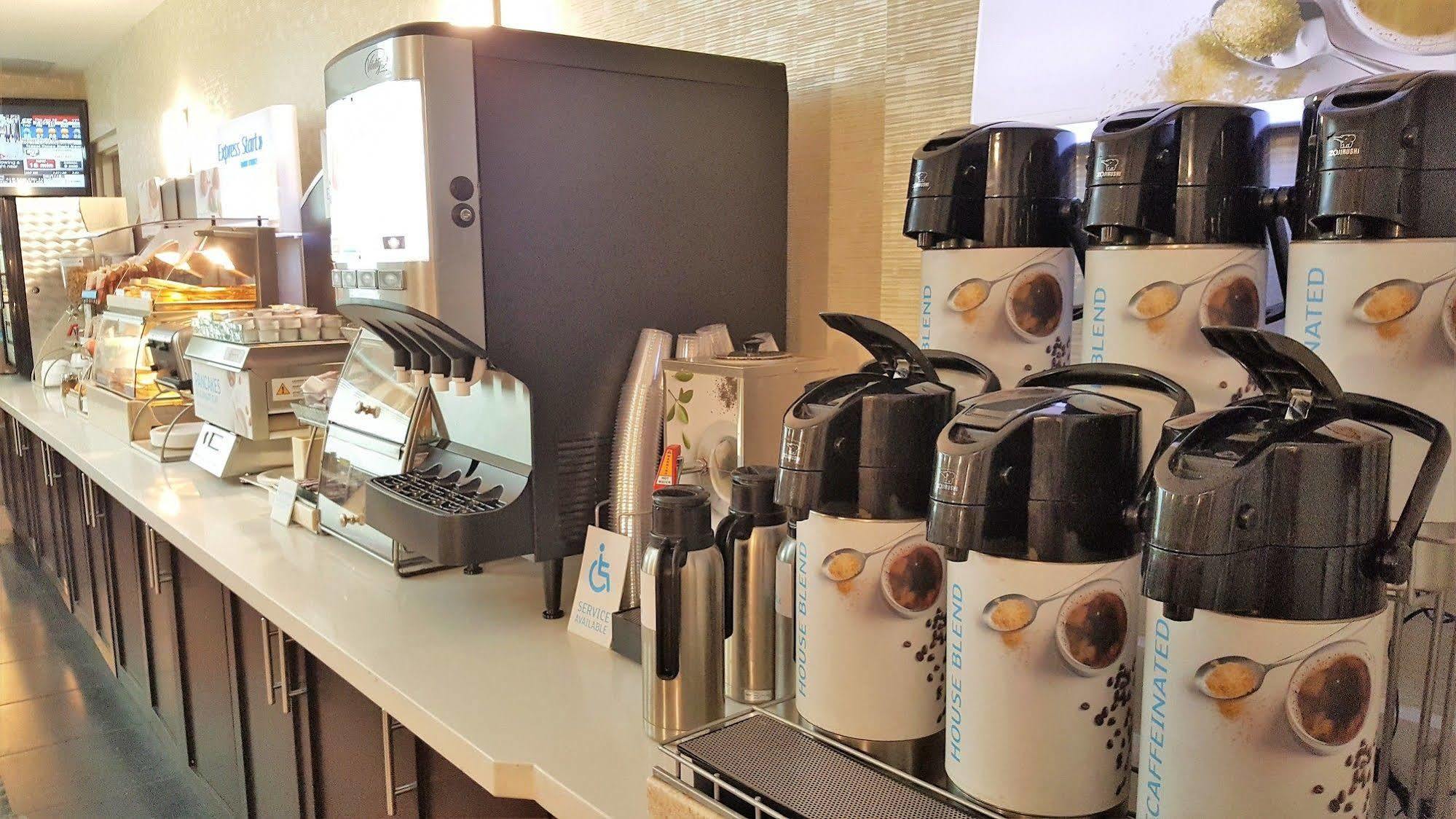 Holiday Inn Express Hotel & Suites Barrie By Ihg Bagian luar foto