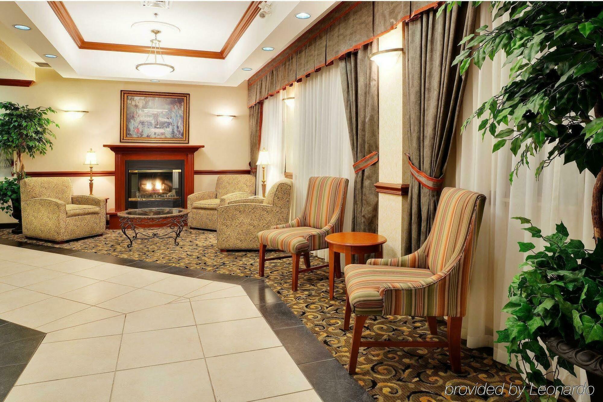 Holiday Inn Express Hotel & Suites Barrie By Ihg Bagian luar foto
