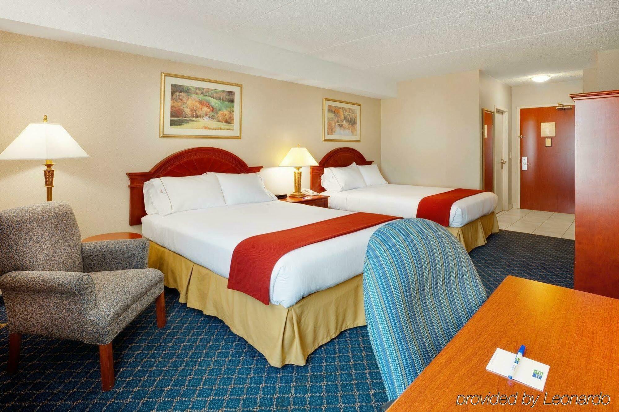 Holiday Inn Express Hotel & Suites Barrie By Ihg Bagian luar foto